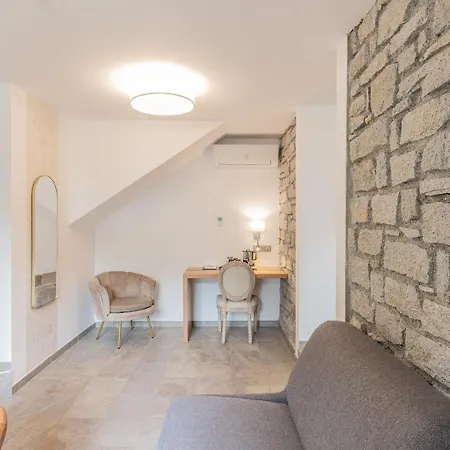 Hotell De La Restonica *