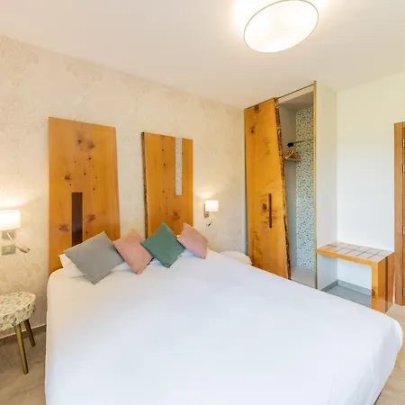 De La Restonica Hotell