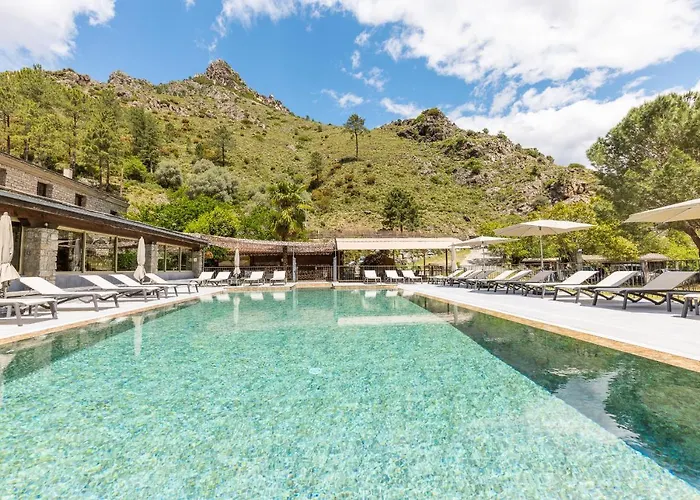 De La Restonica מלון